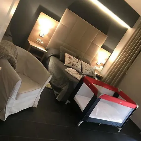 Viale San Martino Oda ve Kahvaltı Messina